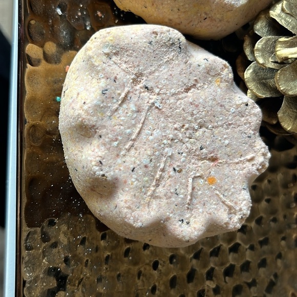 Hand crafted premium cozy ginger cinnamon honey and milk latte bath bombs - Picture 4 of 5